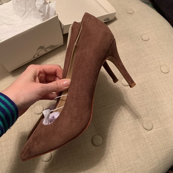 NIB A New Day Gemma Wide Pointed Faux Suede Pumps - Picture 5 of 7